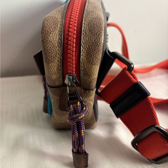 Coach Academy L Pack In Colorblock w/ Signature Print Patch - Picture 14 of 14